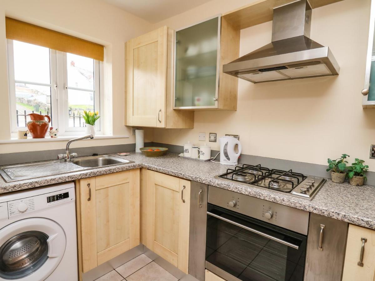 6 Erwr Brenhinoedd Ammanford Exterior foto