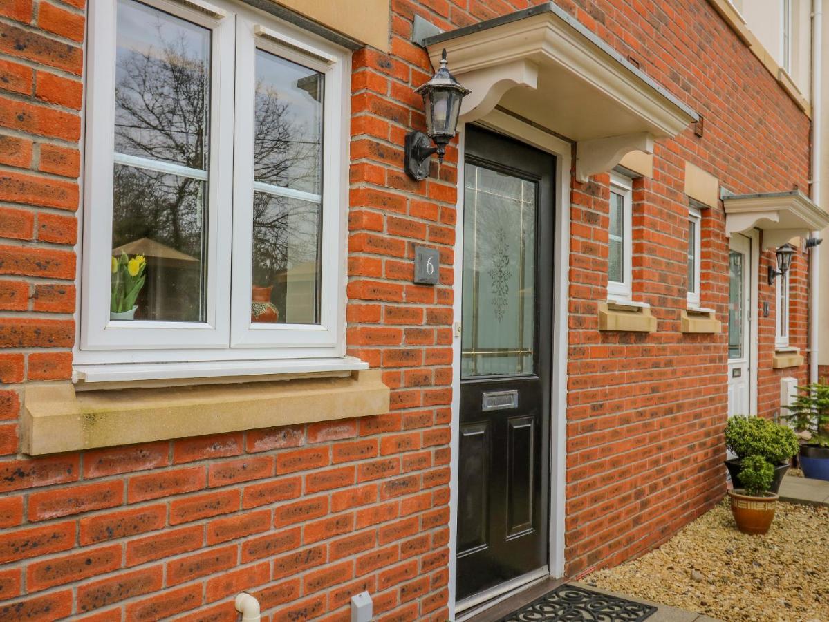 6 Erwr Brenhinoedd Ammanford Exterior foto